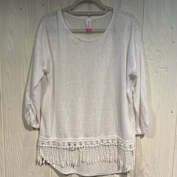 NO BOUNDARIES WHITE BLOUSE WITH TASSELS SUZE XXL - Picture 1 of 8